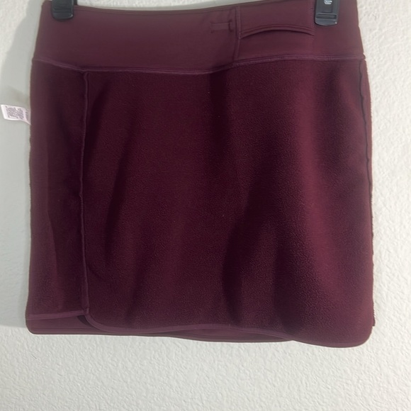 Athleta Tech Stretch Wanderer Burgundy Red Fleece Lined mini skirt Comfy - Picture 10 of 10